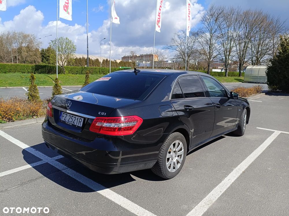 Mercedes-Benz Klasa E 200 CGI BlueEFFICIENCY - 3