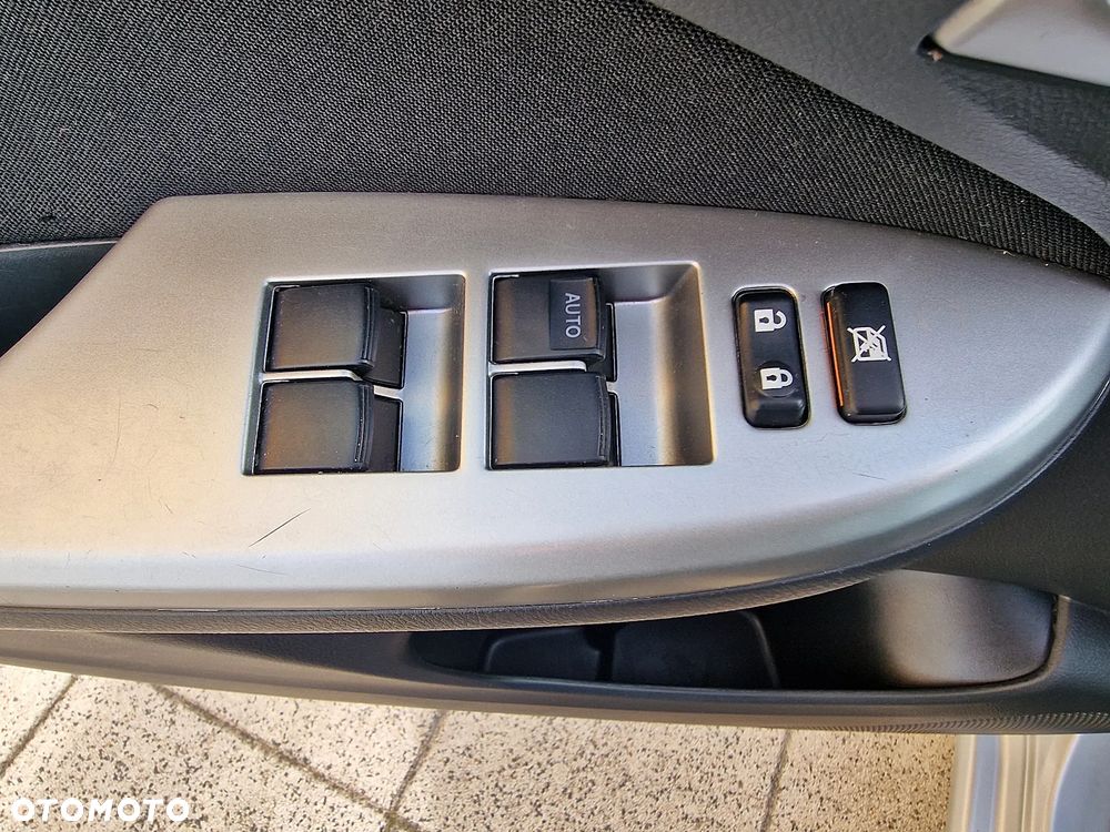 Toyota Corolla - 13