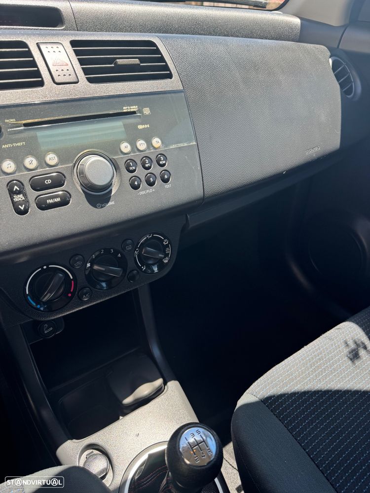 Suzuki Swift - 11