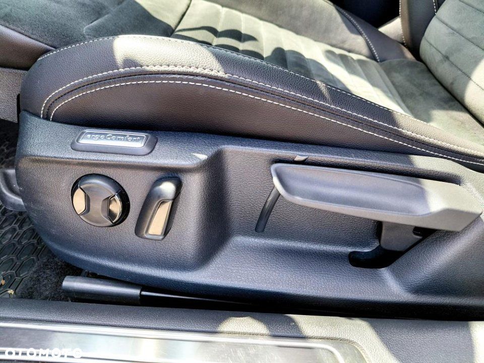 Volkswagen Passat - 12
