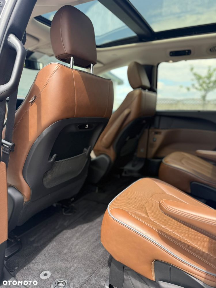 Chrysler Pacifica - 16