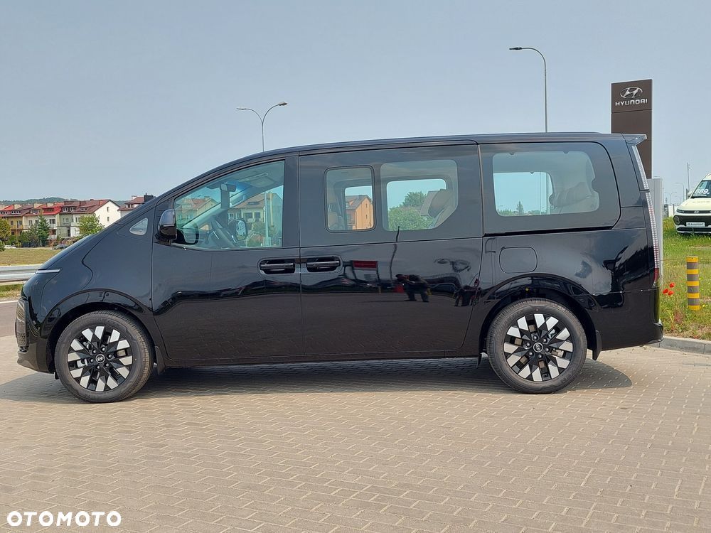 Hyundai Staria 1.6 T-GDI HEV Luxury - 5
