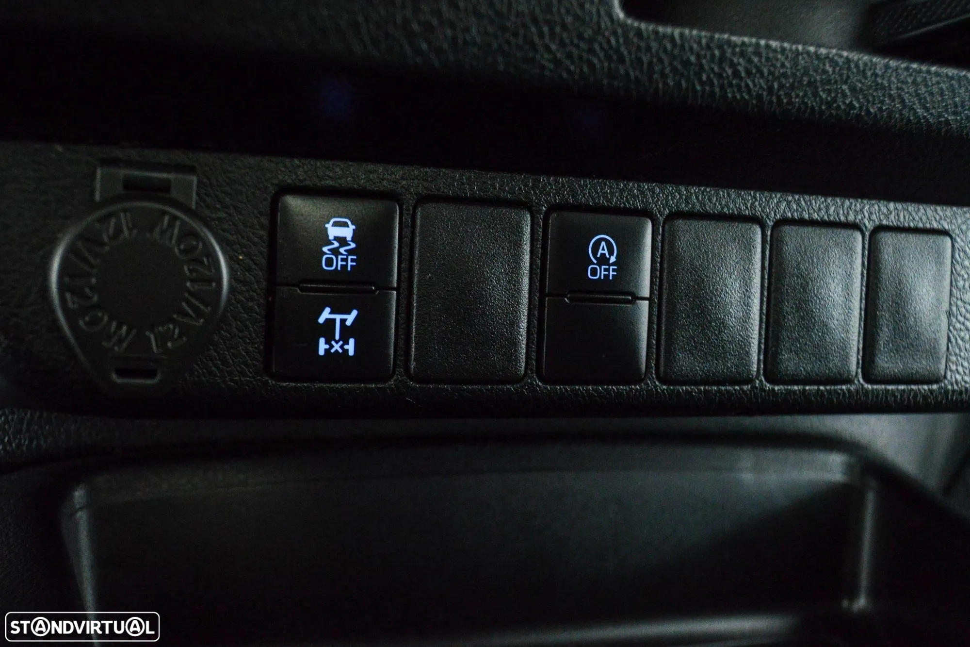 Toyota Hilux 2.4 D-4D 2WD CD CM - 44