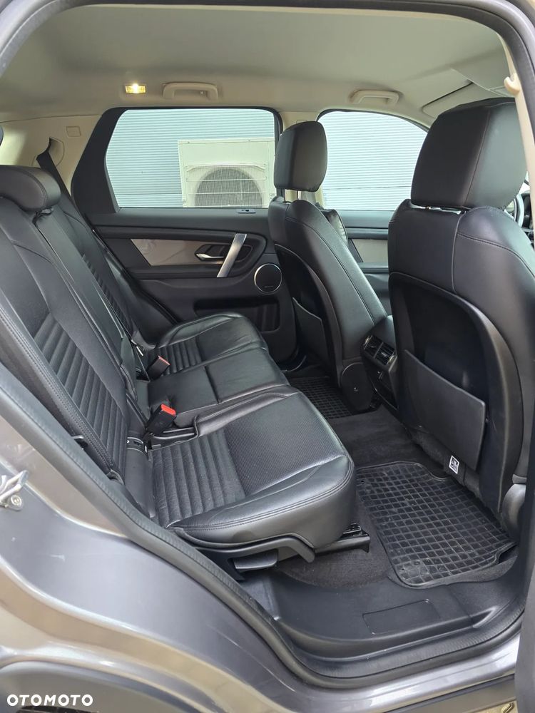 Land Rover Discovery Sport - 16