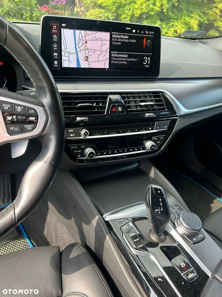 BMW Seria 5 520d xDrive mHEV - 6