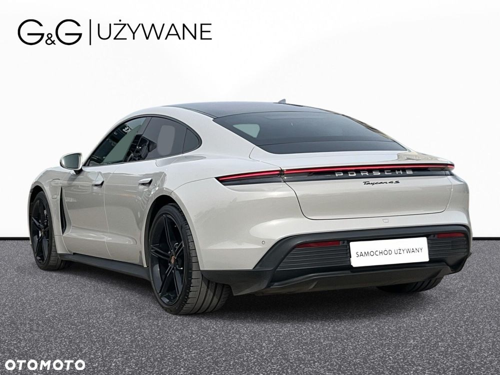 Porsche Taycan - 4