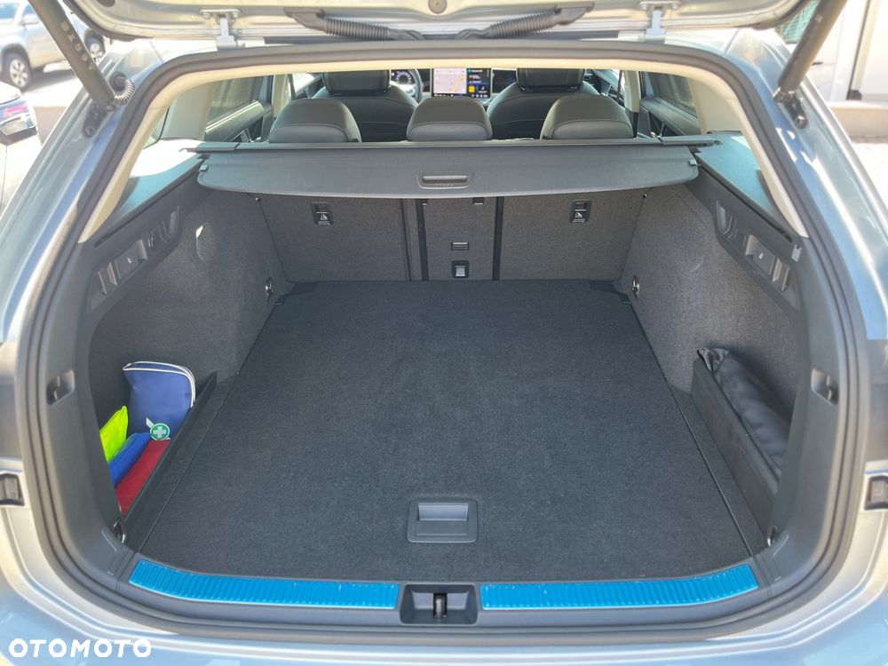 Volkswagen Passat - 22