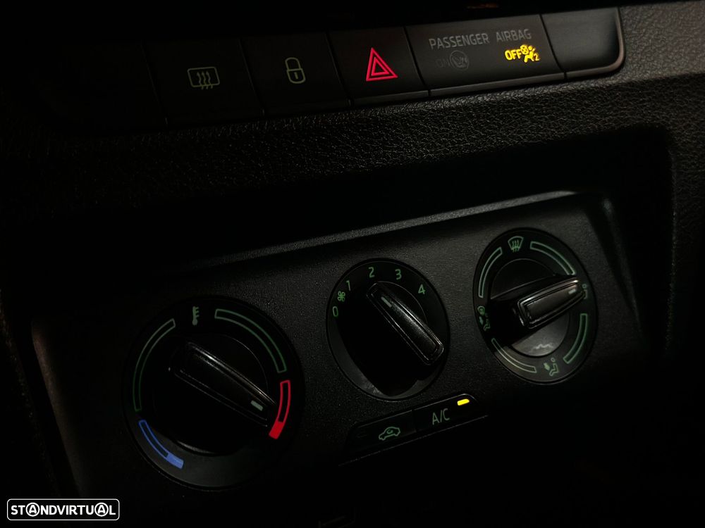 Skoda Fabia 1.0 TSI Black Edition - 38