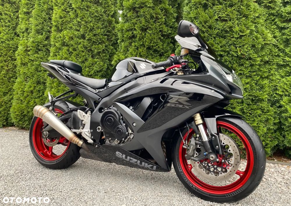 Suzuki GSX-R - 25