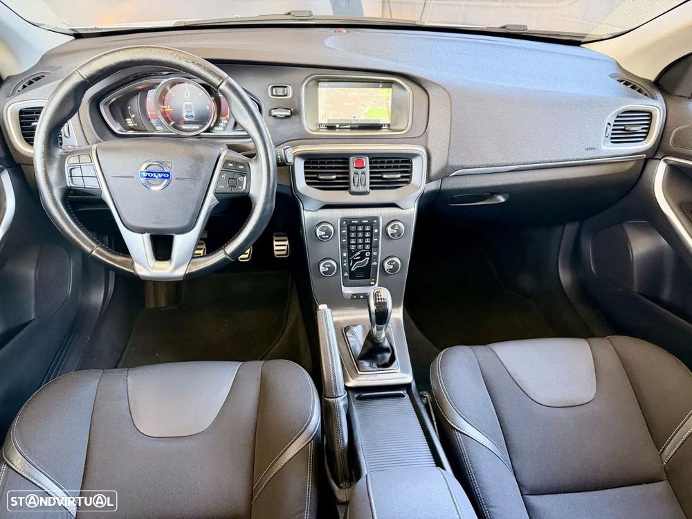 Volvo V40 2.0 D4 Momentum - 10