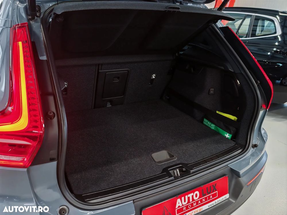 Volvo XC 40 T3 AT8 Momentum Pro - 19