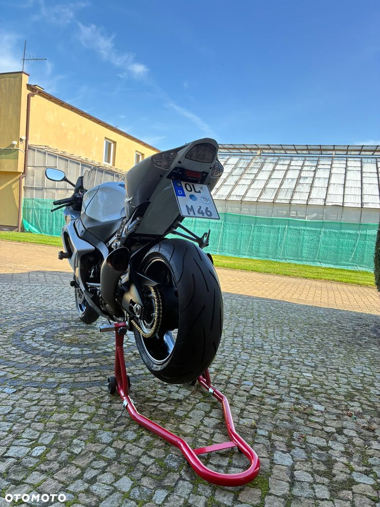 Suzuki GSX-R - 19