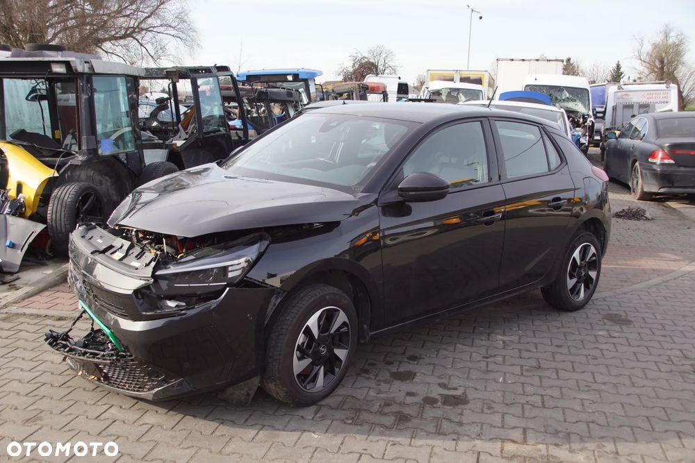 Auto na części - Opel Corsa-e F 100 kW KTV 2023R Falownik Inwerter Bateria Drzwi Klapa Błotnik Lusterko Zderzak Lampa Deska Kokpit Sterownik Moduł Czujnik Wyświetlacz Kierownica Panel - 8