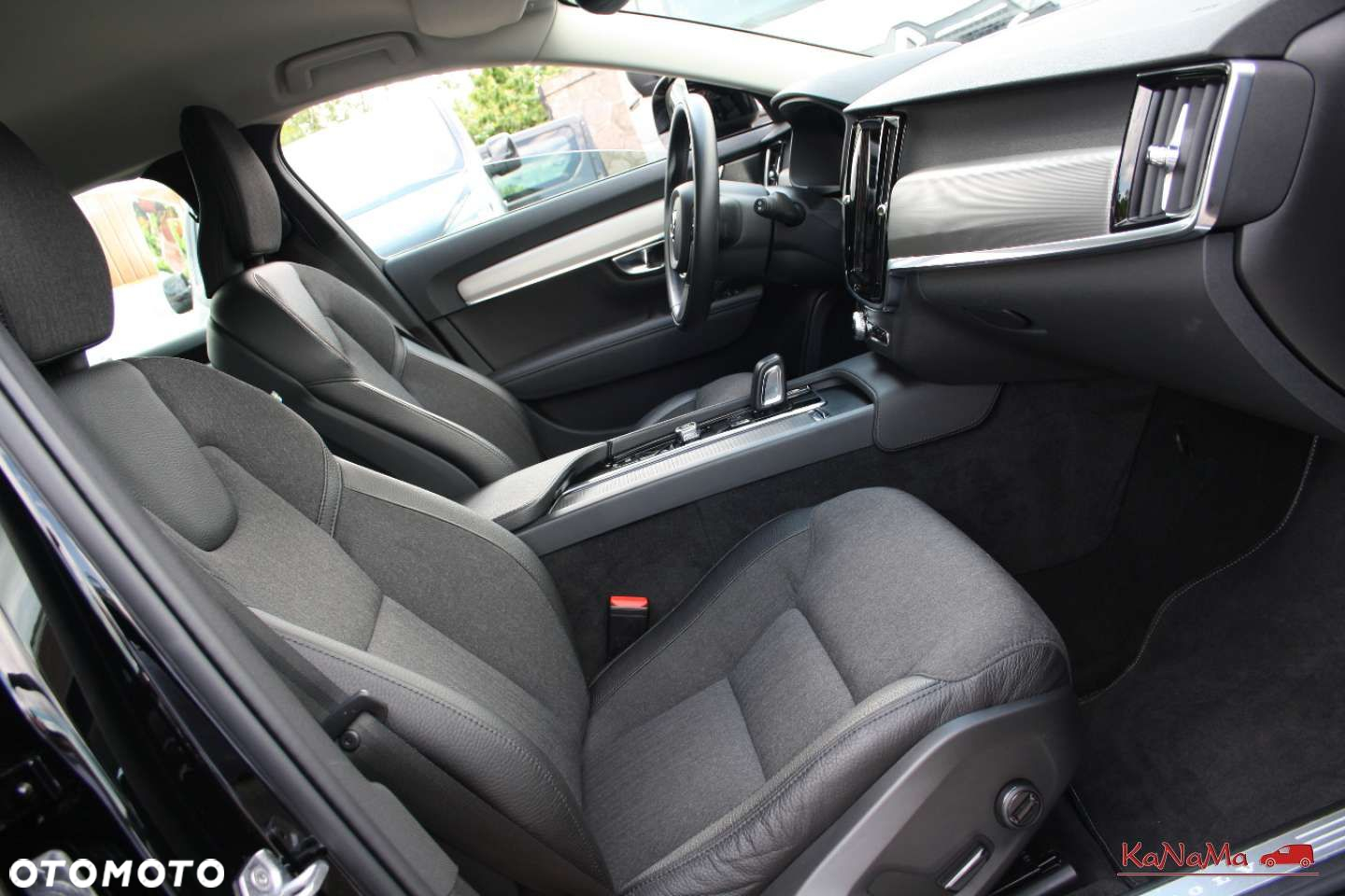 Volvo V90 Cross Country - 35