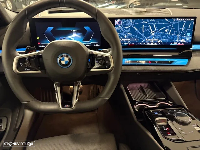 BMW i5 Touring eDrive40 Pack Desportivo M - 52