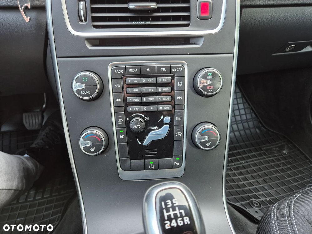 Volvo V60 D2 Drive-E Momentum - 17