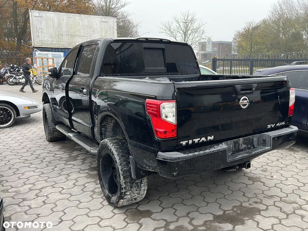 Nissan Titan - 7