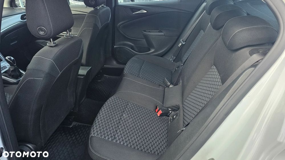 Opel Astra 1.4 T Enjoy S&S - 12