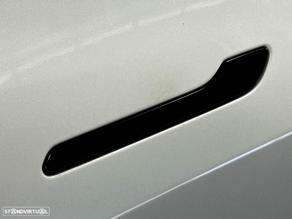 Tesla Model Y Long Range Dual Motor AWD - 19