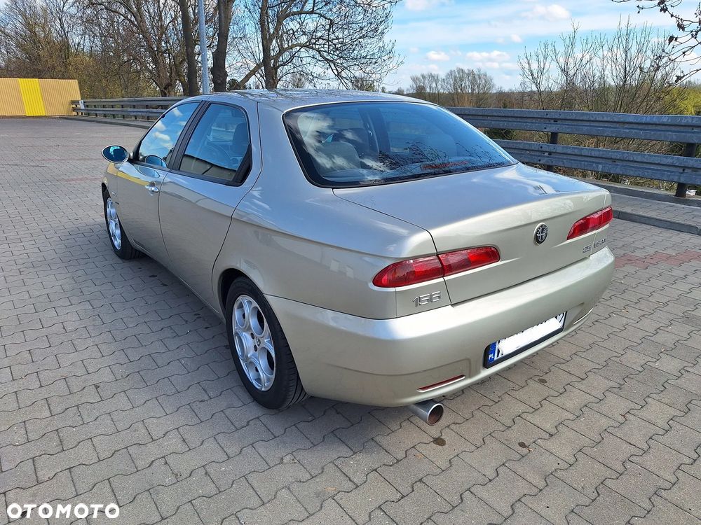 Alfa Romeo 156 2.5 V6 24V Distinctive - 9