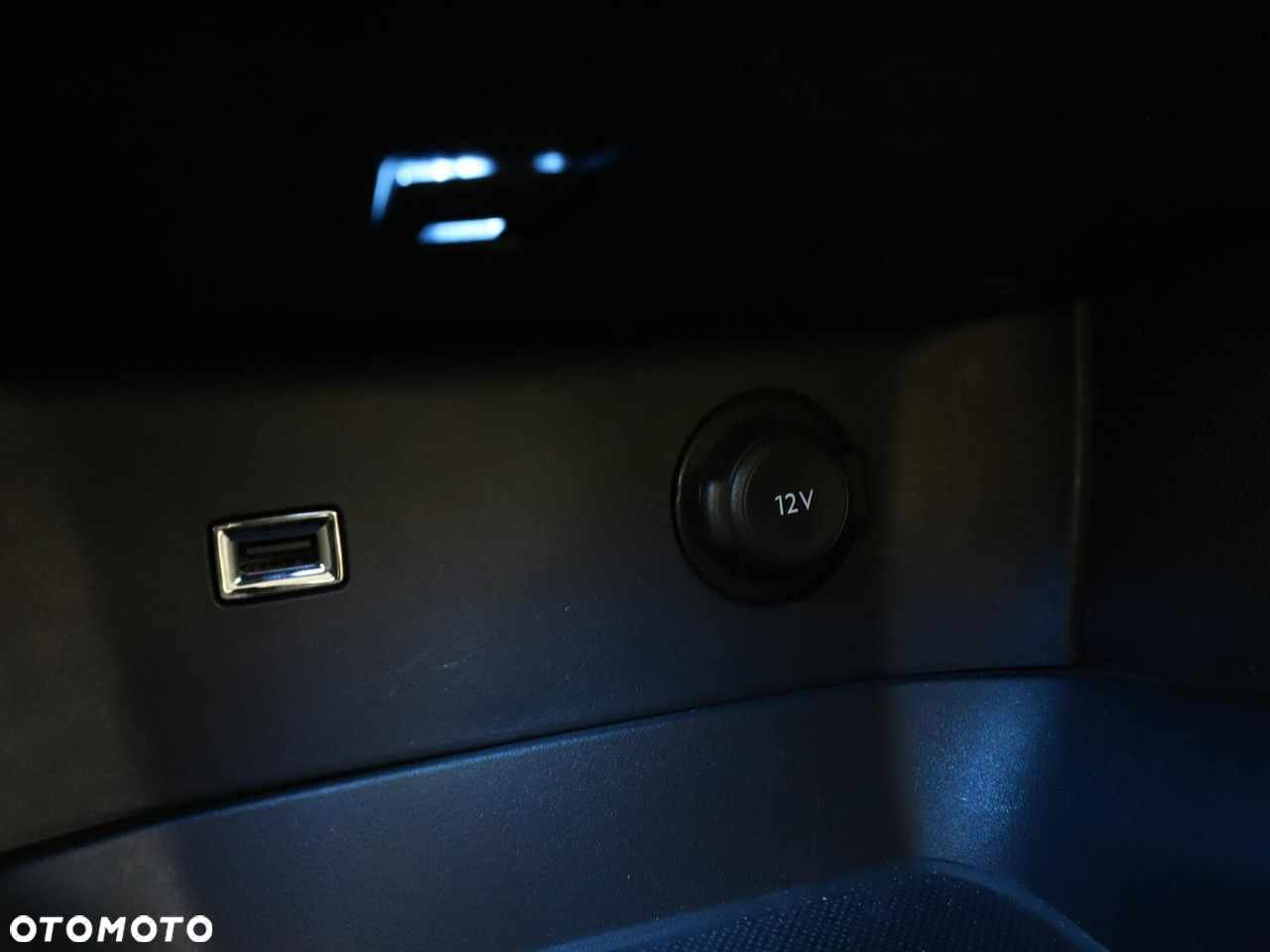 Peugeot 3008 1.6 PureTech Hybrid PHEV Allure S&S EAT8 - 26