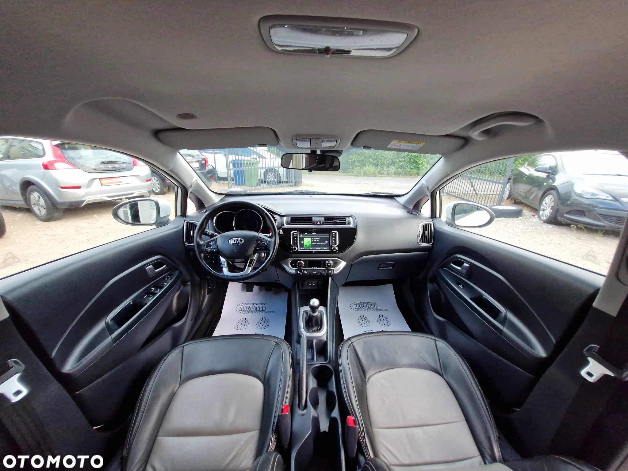 Kia Rio 1.2 Fifa World Cup Edition - 21