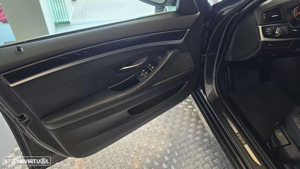 BMW 520 d Pack M Auto - 31