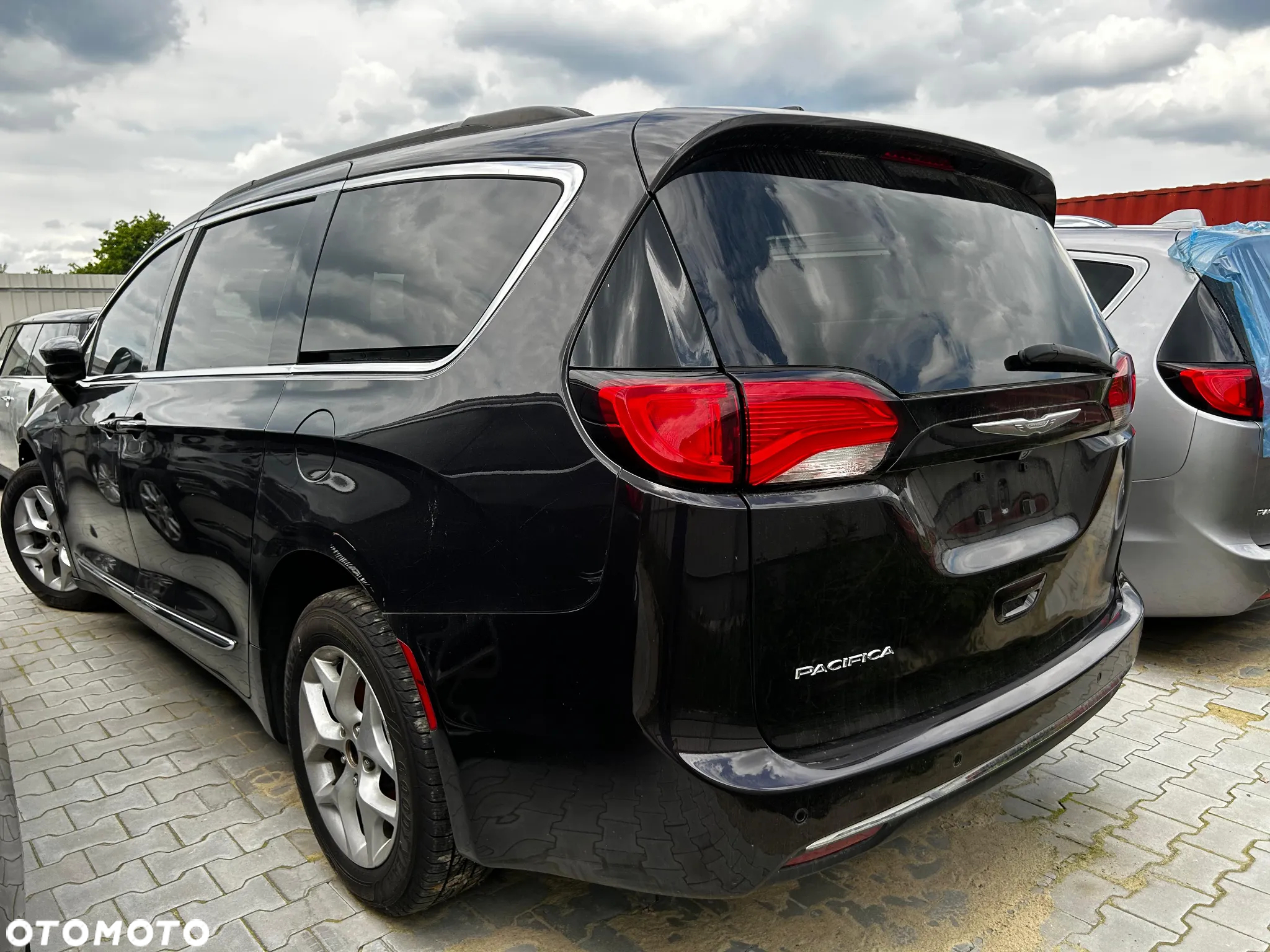 Chrysler Pacifica - 6