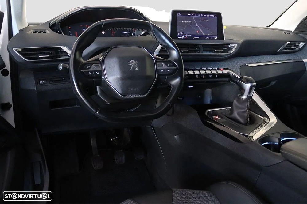 Peugeot 3008 1.2 PureTech Allure - 4