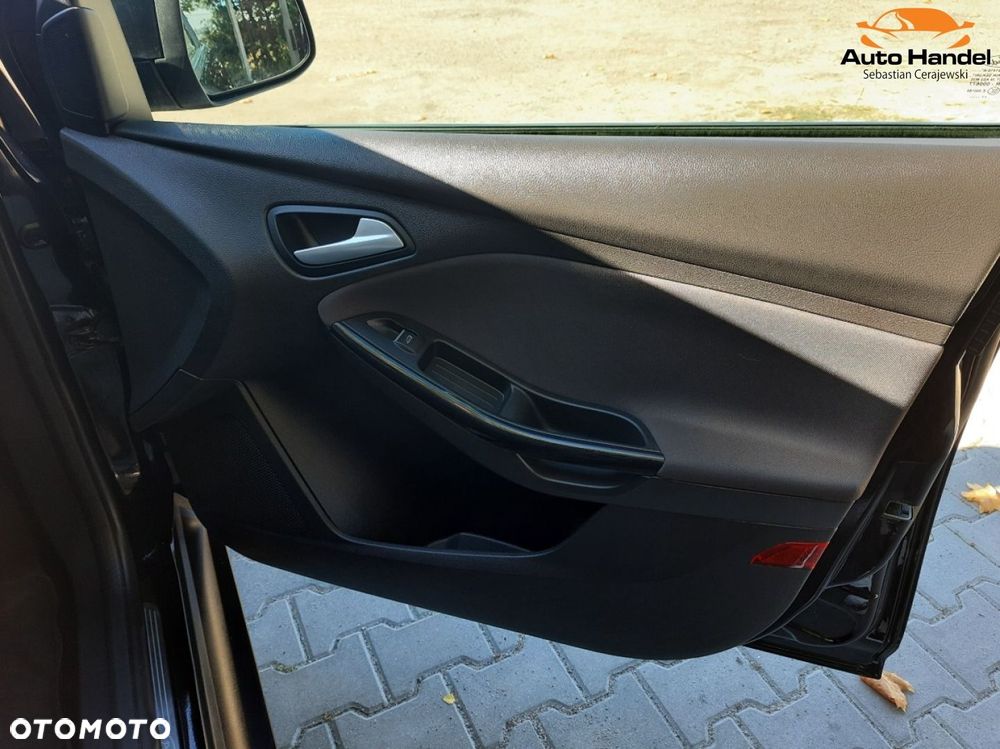 Ford Focus Turnier 1.0 EcoBoost Start-Stopp-System TITANIUM - 40