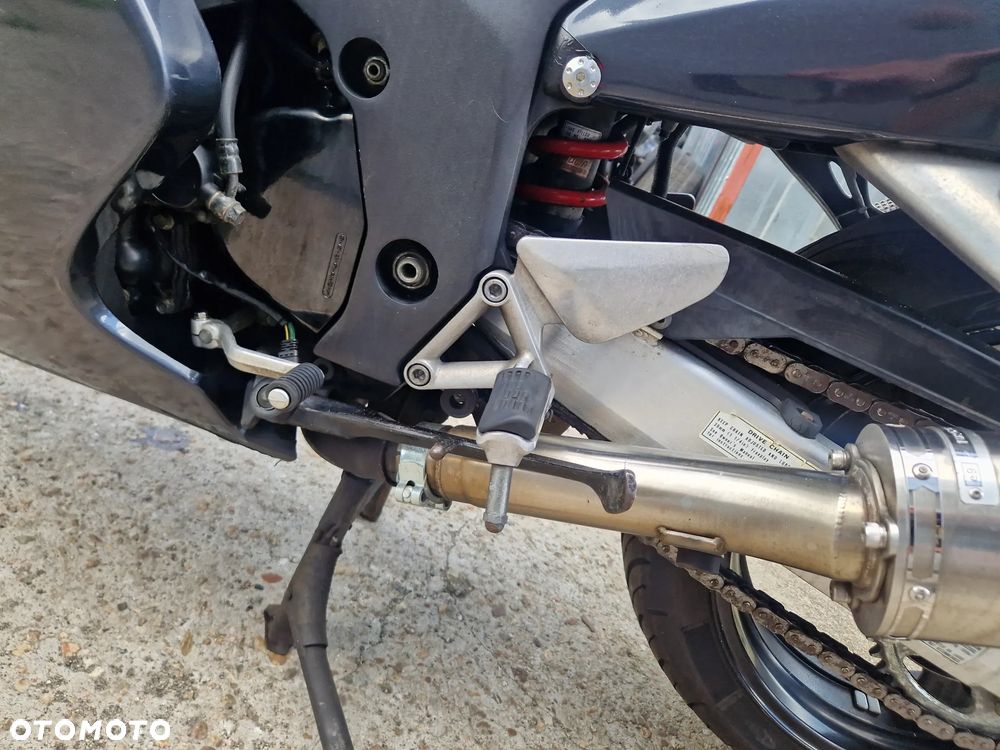 Honda CBR - 27