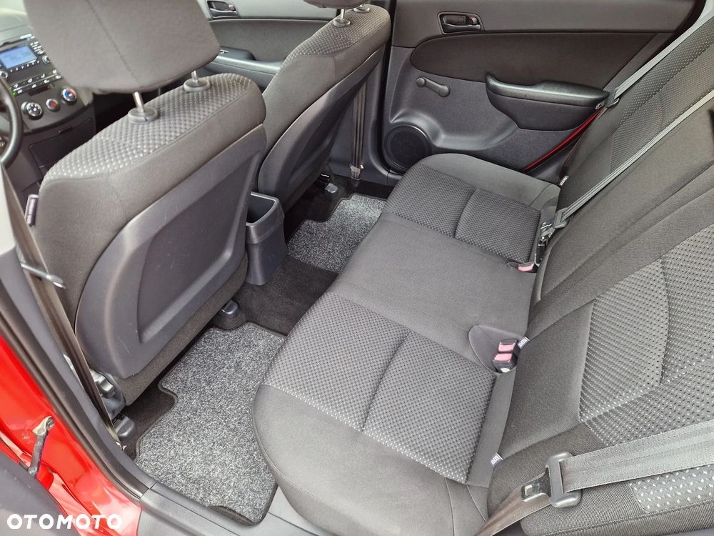 Hyundai i30 1.6 CRDi Comfort - 29