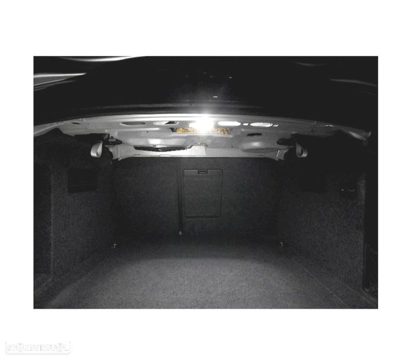 LUZ LED PARA PORTA-MALAS PARA BMW - 4