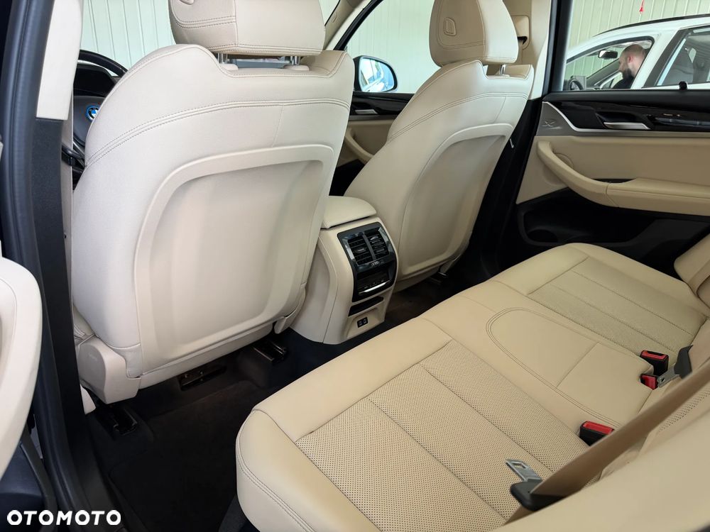 BMW X3 xDrive30e - 28
