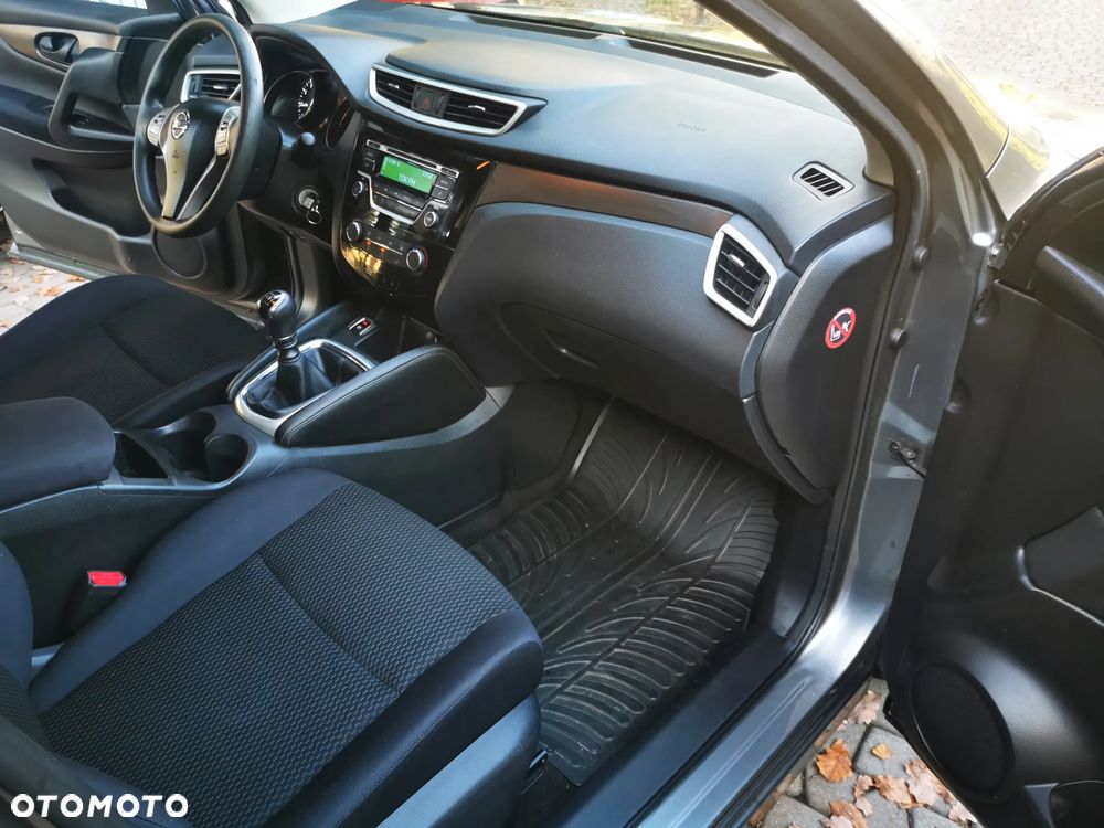 Nissan Qashqai 1.2 DIG-T N-Vision - 24