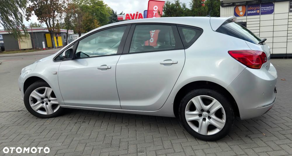 Opel Astra 1.6 CDTI Sport - 8