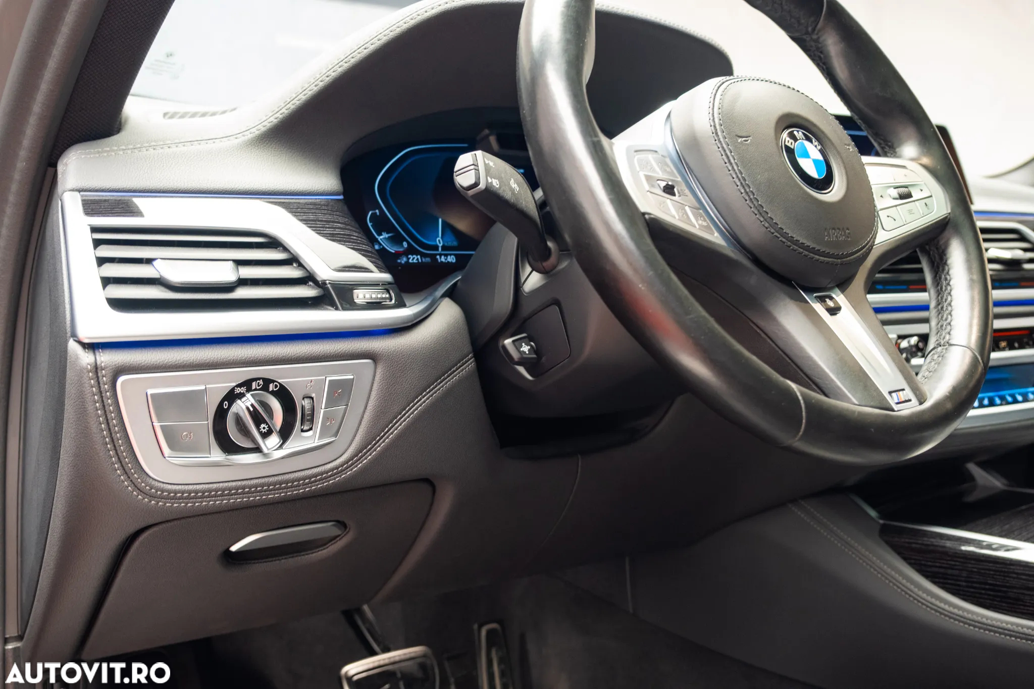BMW Seria 7 745e - 21
