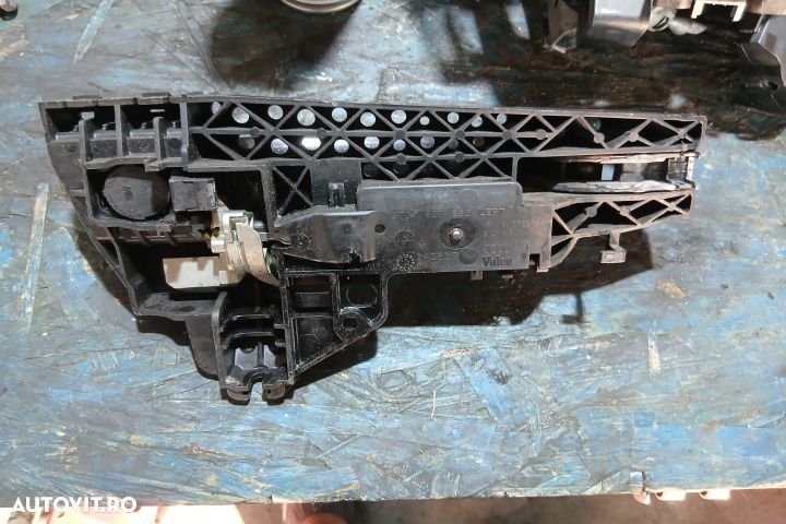 Maner deschidere din exterior usa spate stanga 8T0837885A 8T0837885A - 2