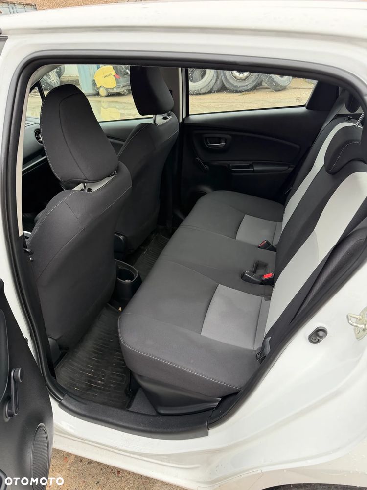 Toyota Yaris Hybrid 100 Active EU6 - 8