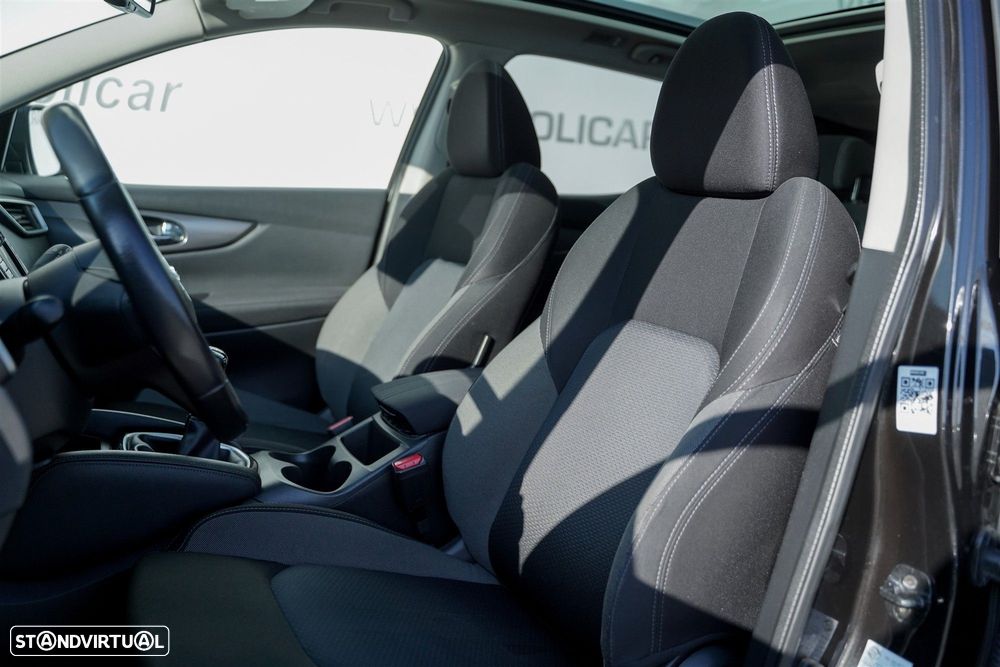 Nissan Qashqai 1.5 dCi N-Connecta 18 - 26