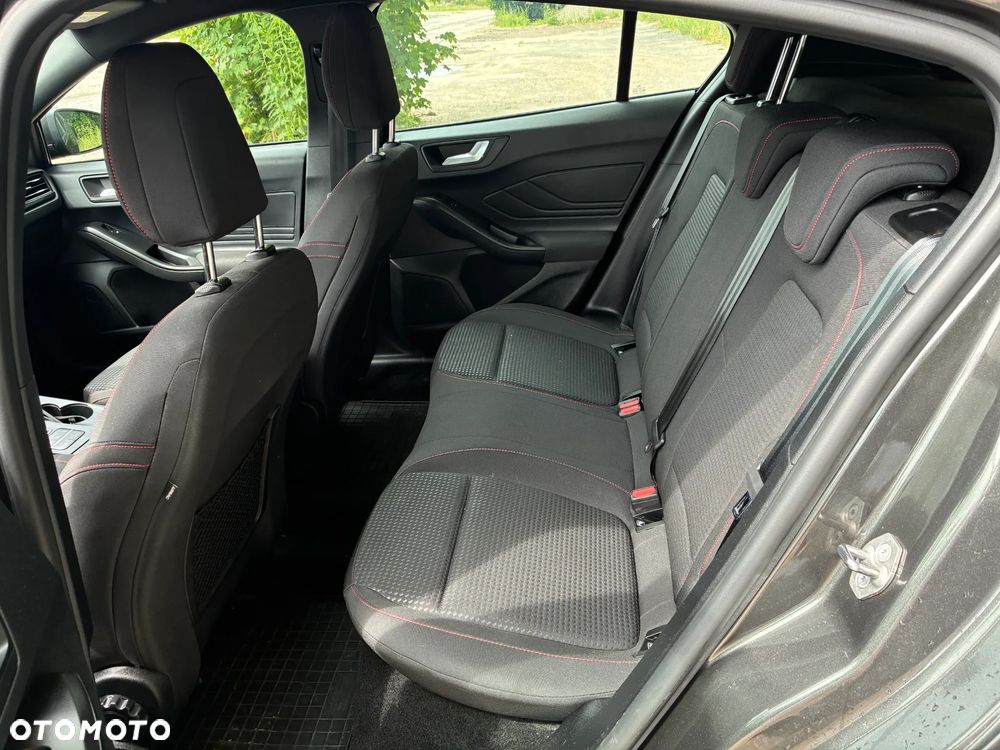 Ford Focus 1.5 EcoBoost ST-Line X - 10