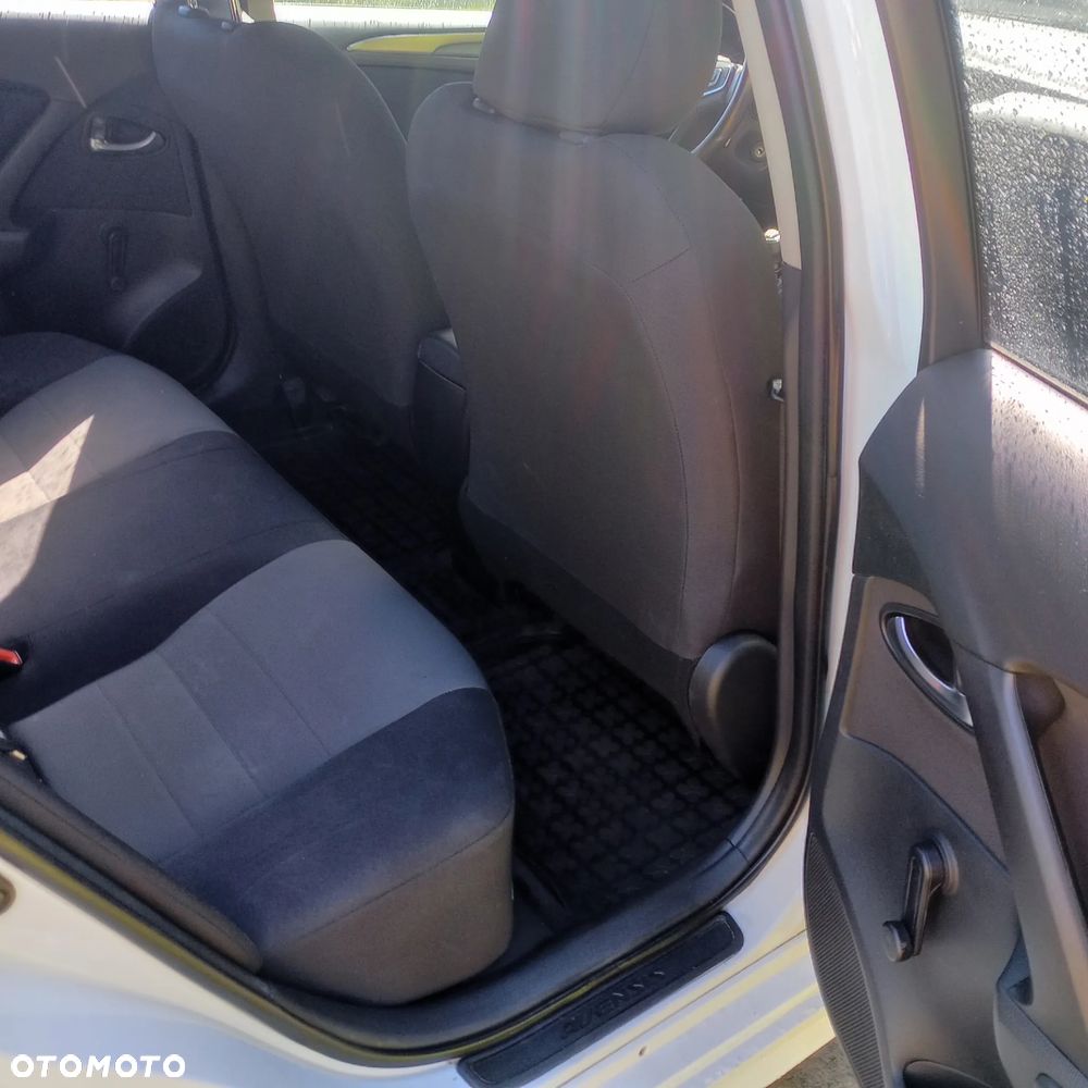 Toyota Avensis - 14