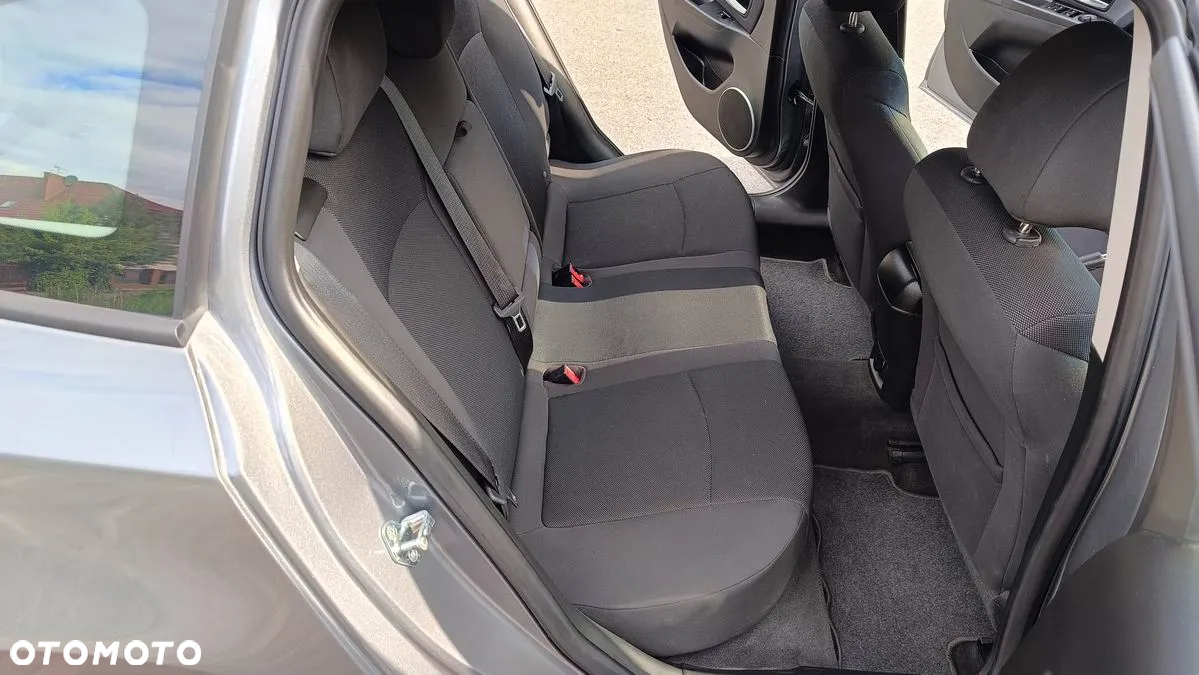 Chevrolet Cruze 1.7 LT - 17