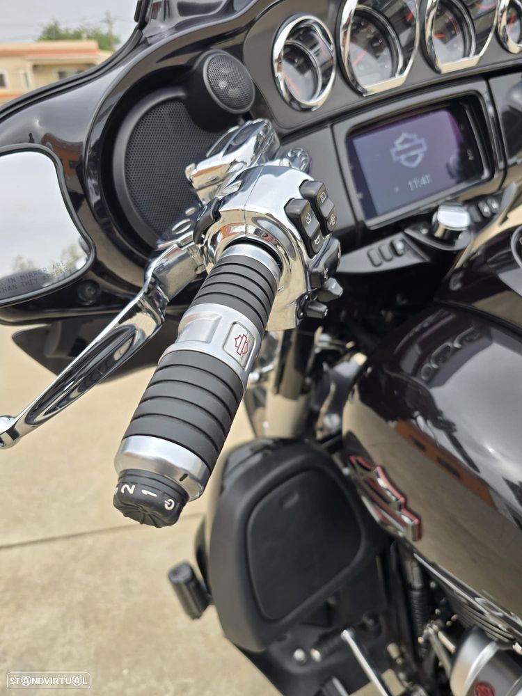 Harley-Davidson FLHXS Street Glide 117 CVO - 9