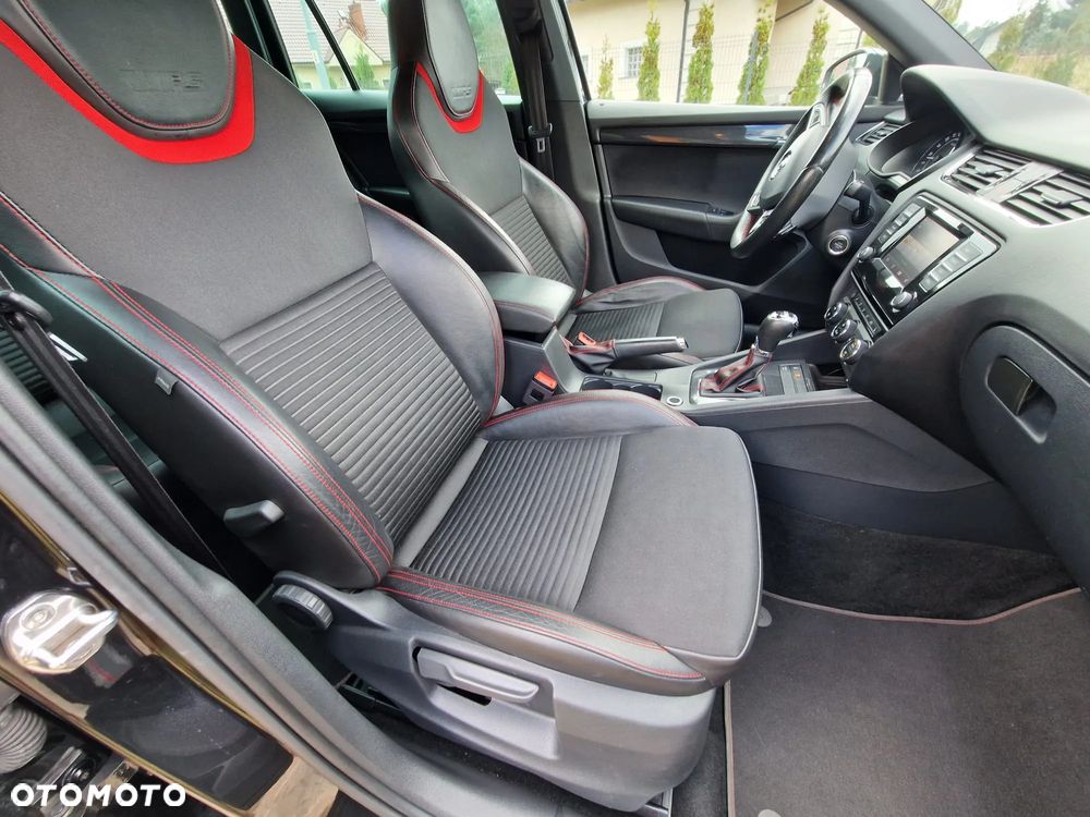 Skoda Octavia 2.0 TDI DSG RS - 10