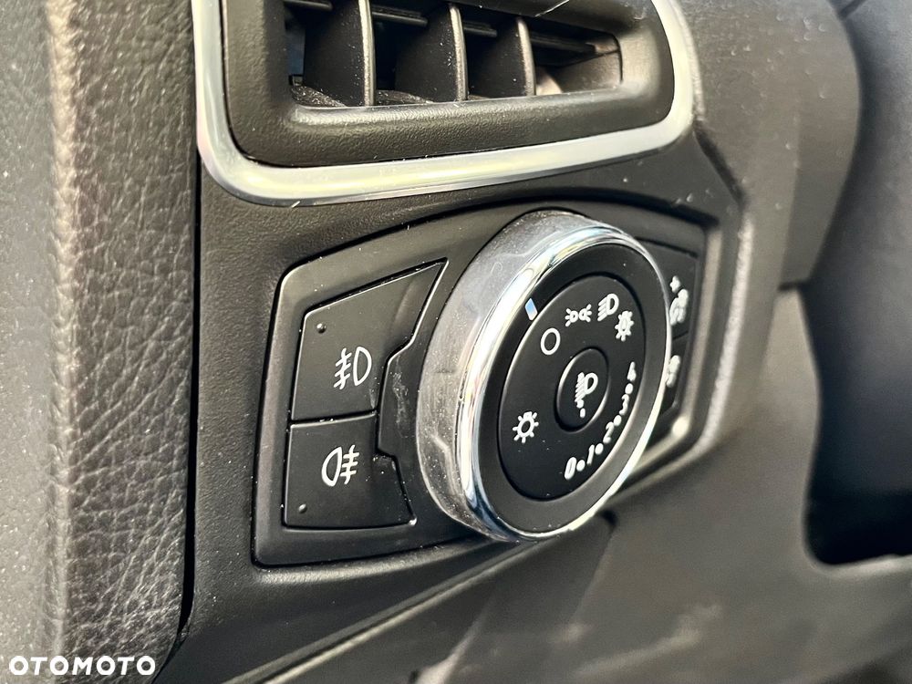 Ford Focus 1.0 EcoBoost STart-Stopp-System TITANIUM - 11