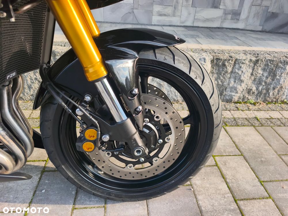 Yamaha FZ8 - 10