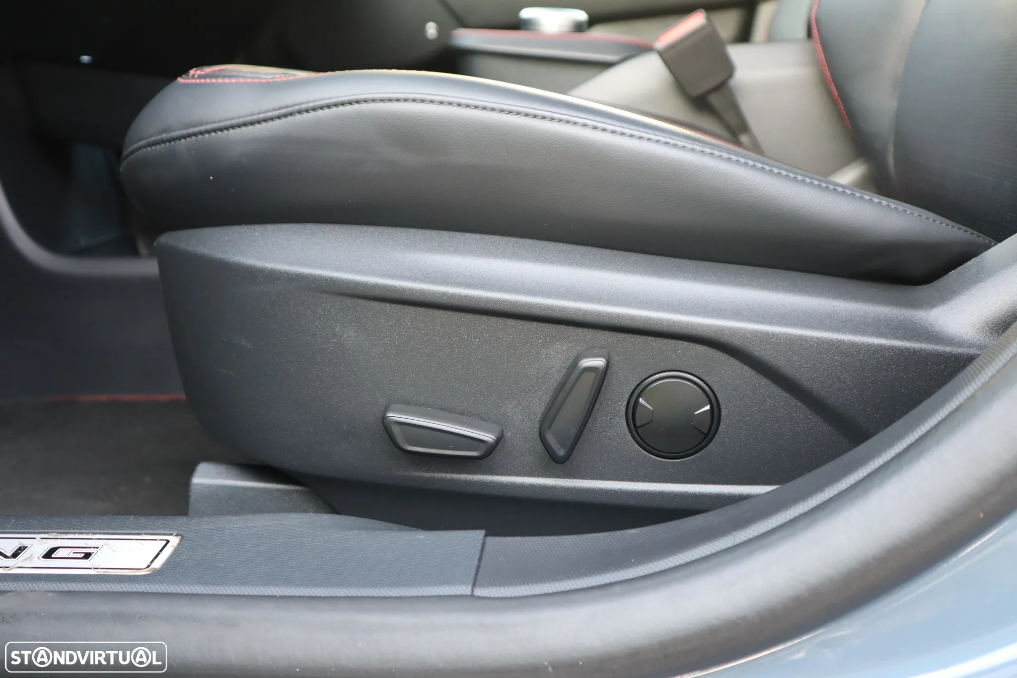 Ford Mustang Mach-E 75.7 kWh Premium AWD - 26