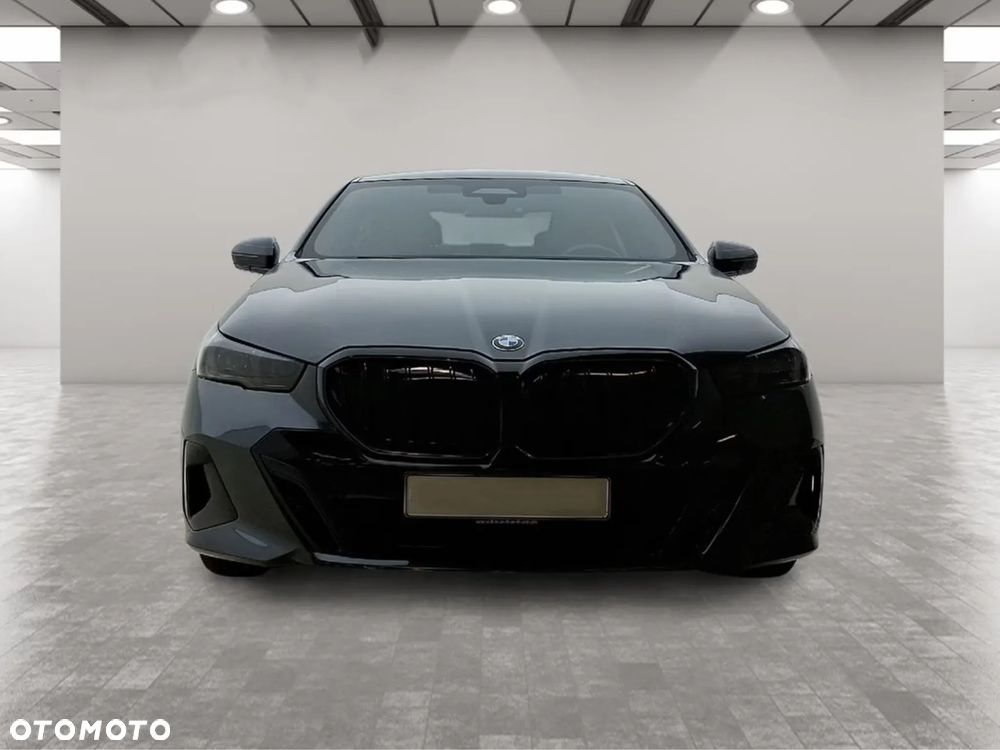 BMW Seria 5 540d xDrive mHEV M Sport - 8