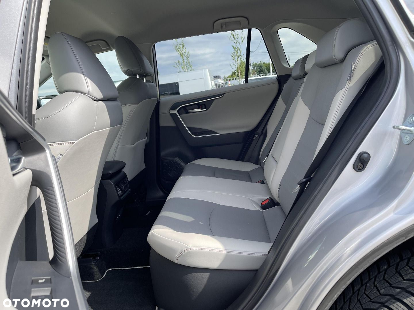 Toyota RAV4 - 14
